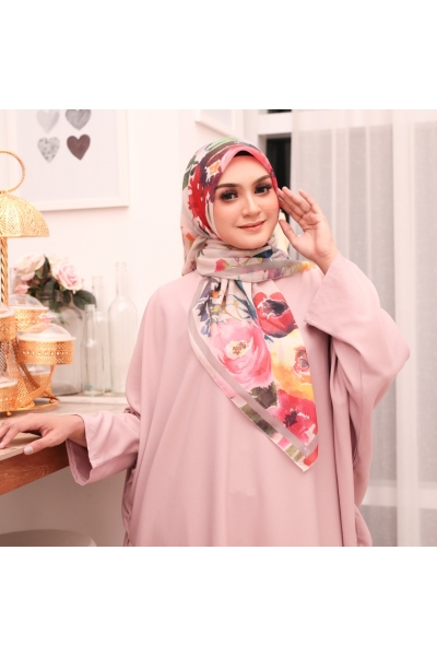 RANUNCULUS COLLECTION IN FANCY - BEIGE